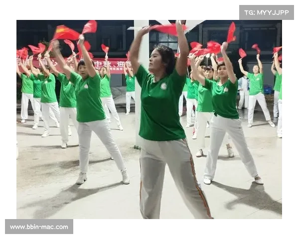 奥运冠军带动广场舞展现民族团结精彩纷呈 下一站将会在哪里开启新篇章