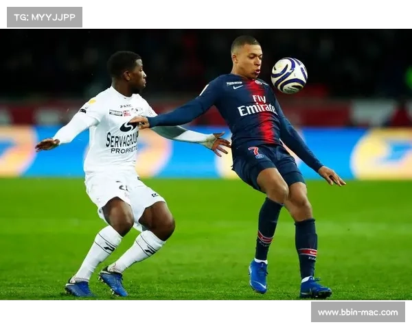 法国队新援闪耀首秀破门精彩登场助力球队大胜 法国队新援闪耀首秀破门精彩登场助力球队大胜