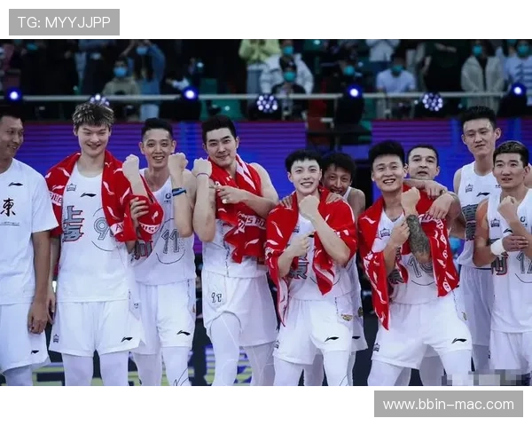 今晚邀请家人和母校学子一同观看CBA比赛 希望你们一起来感受篮球的魅力