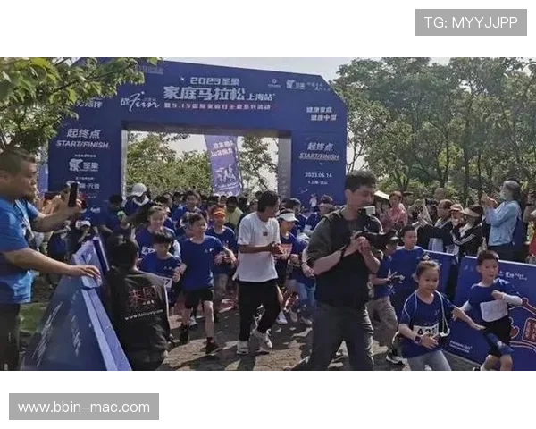 上海黄埔半程马拉松热力开跑掀起城市活力与全民健身热潮风暴来袭